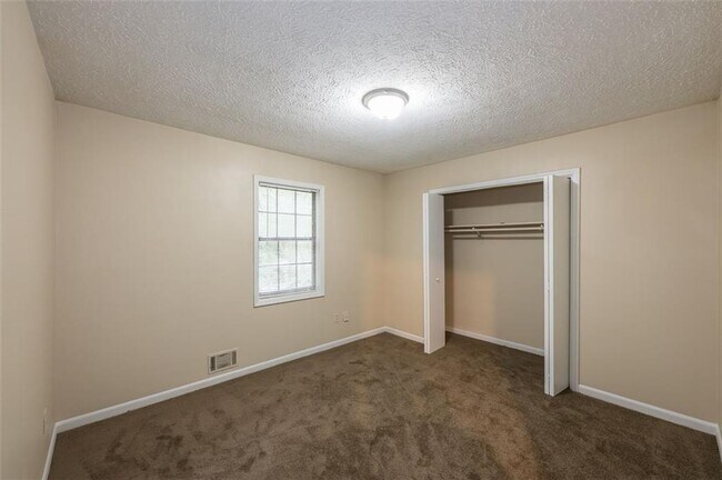 Building Photo - 3038 Courtney Dr