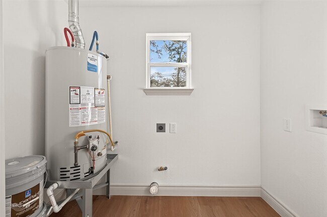 Building Photo - 1823 Chippendale Rd