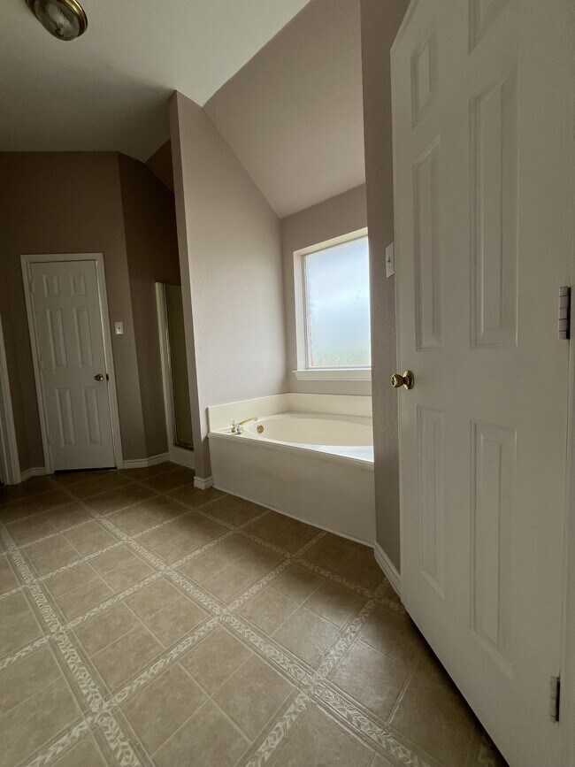 Building Photo - 5619 Andalusia Trail