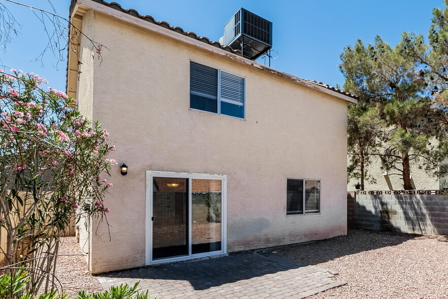 Building Photo - 7704 Velvet Canyon Ave