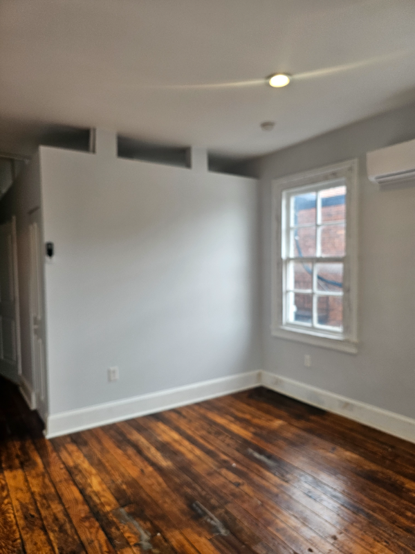 Building Photo - 2116 N Charles St