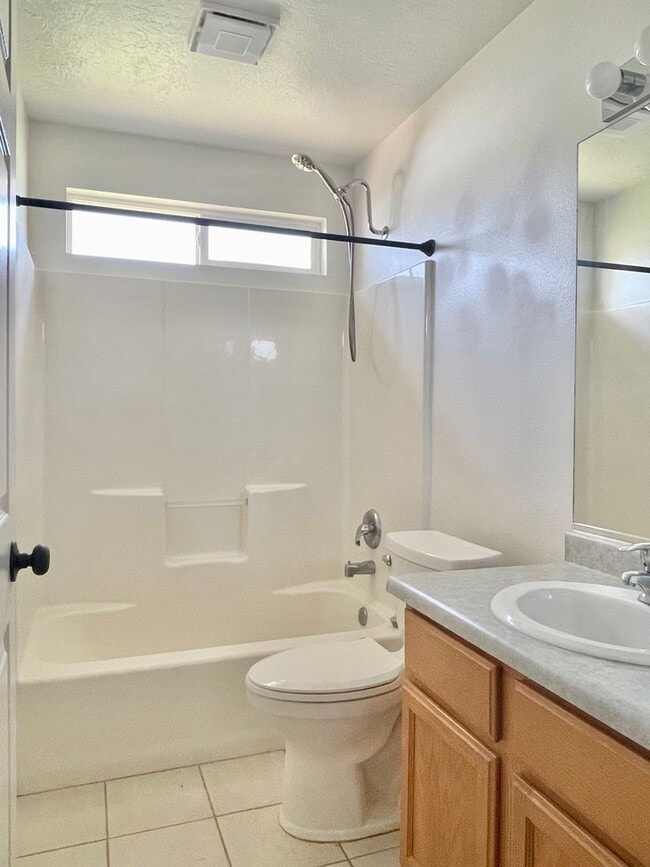 Building Photo - Beautifully Updated 3-Bedroom Home in Roy,...
