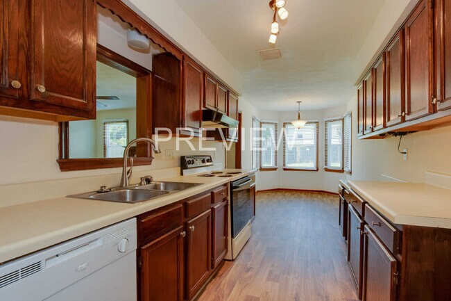 Building Photo - 856 Maitland Drive