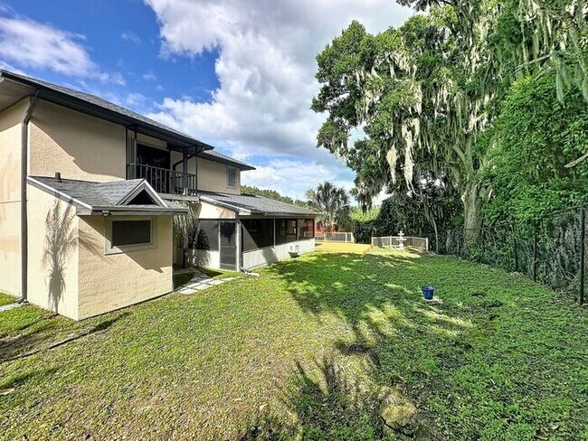 Building Photo - Exquisite Lake County Home with Lake Harris Views