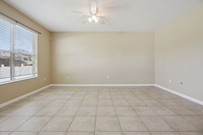 Building Photo - Spacious 3-Bedroom Gem with 2 Baths and 2238 Sq Ft of Comfort in Clermont!