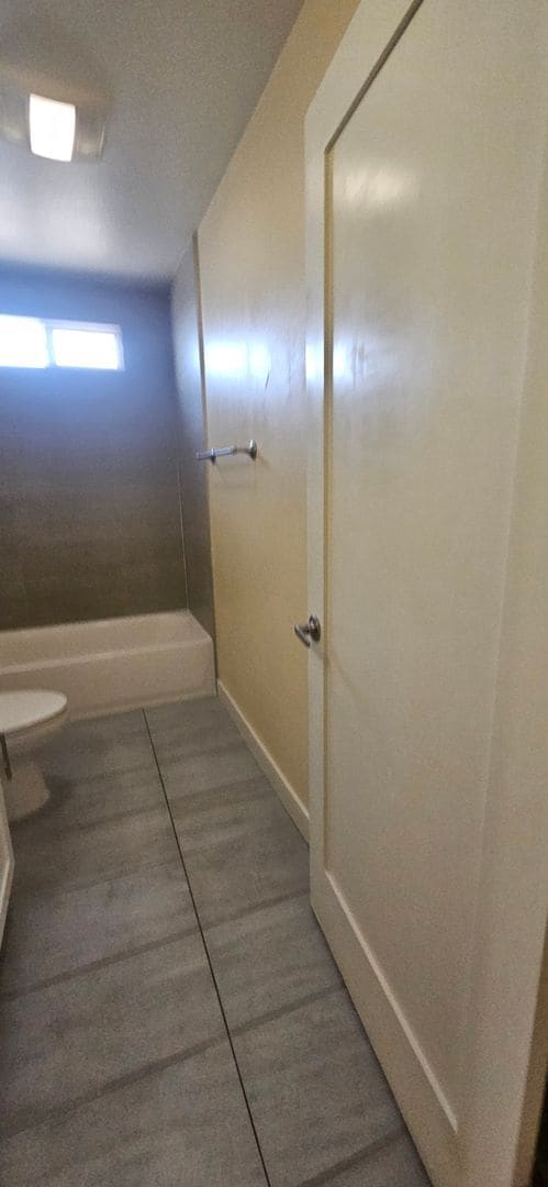 Building Photo - 85(1631)