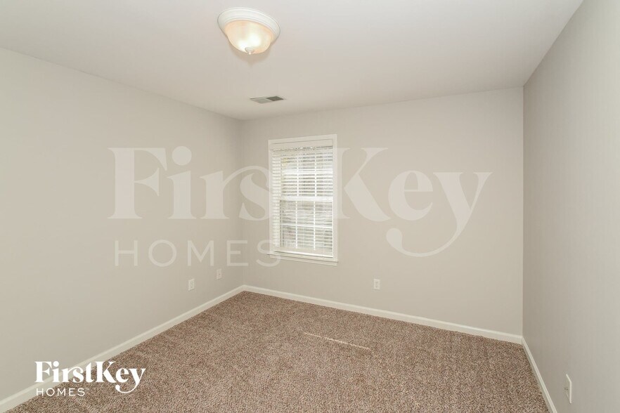Building Photo - 101 Orchard Ln