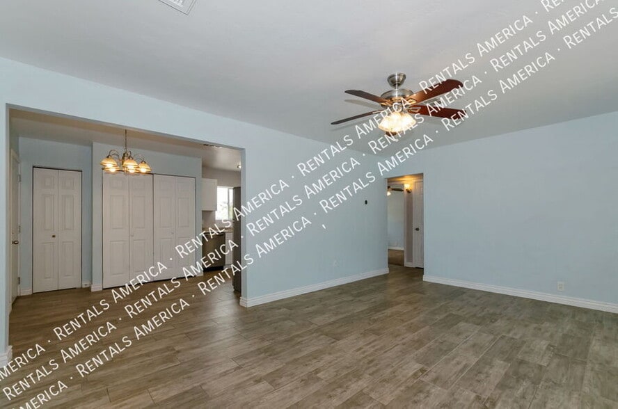 Building Photo - 1420 N Winstel Blvd