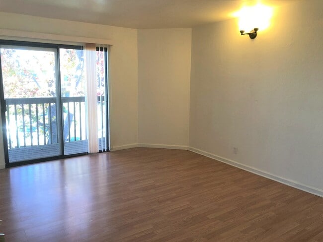 Building Photo - Centrally Located in the Heart of Watsonville!