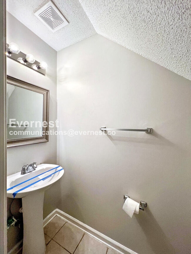 Building Photo - 375 Blair Dr W