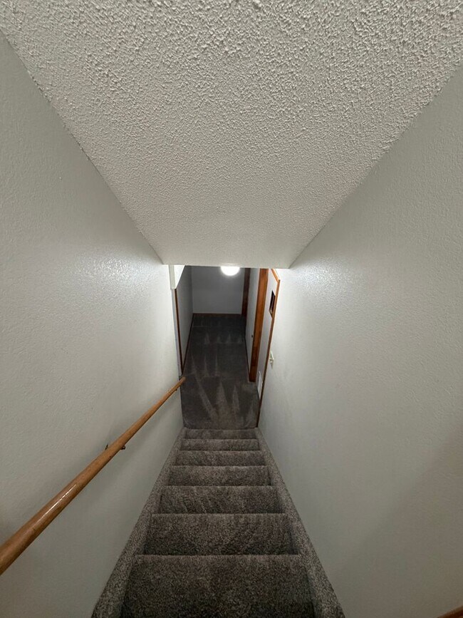 Building Photo - Vickers Heights 4 Bedroom, 3 Bathroom Single Family Home with Fenced in Yard