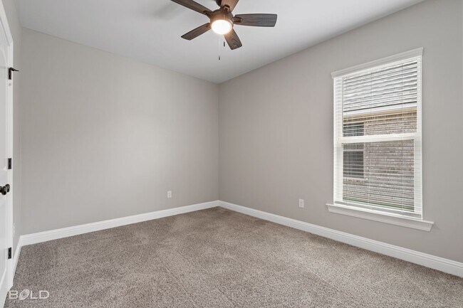 Building Photo - Beautiful 3 bedrooms 2 bathrooms