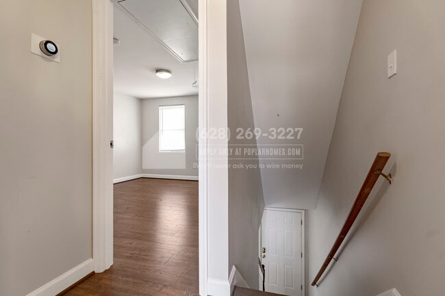 Building Photo - 2614 Kent Village Dr
