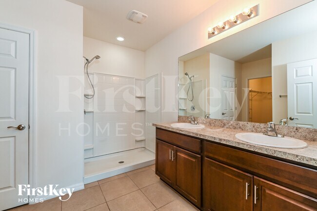 Building Photo - 1627 SW 25th Ln