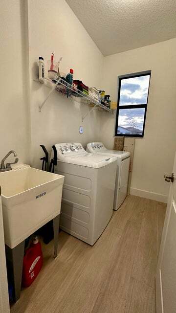 Building Photo - 5570 Quiet Lake Pl