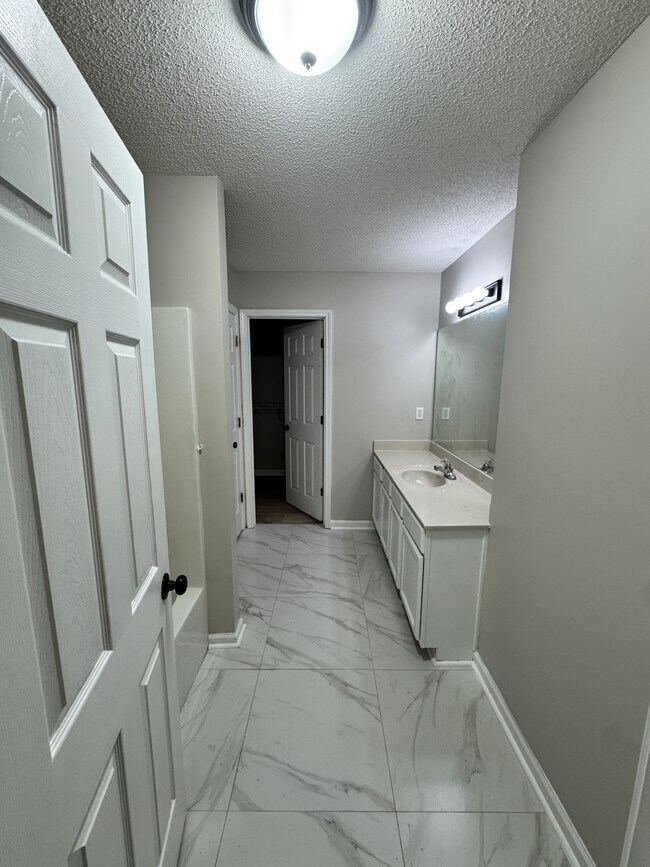 Building Photo - 6628 Whitten Grove Dr