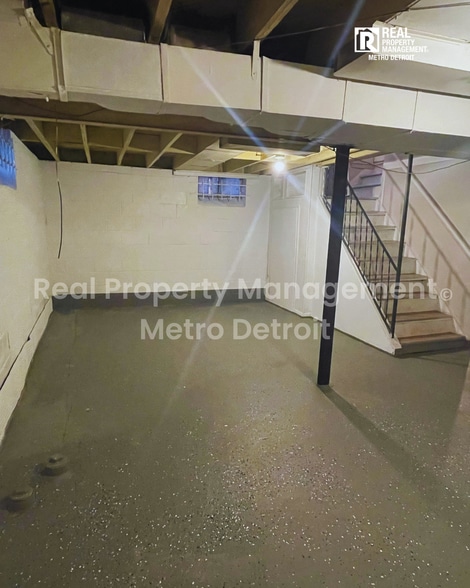 Building Photo - 18445 Ardmore St