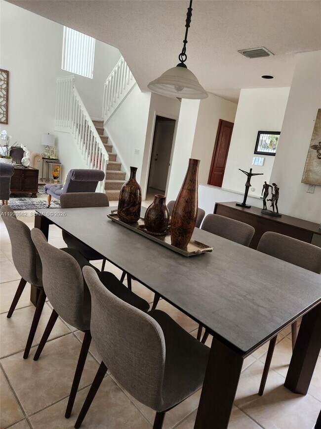 Building Photo - 925 Opal Terrace