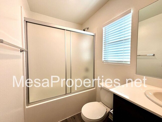 Building Photo - 14173 Mustang Cir