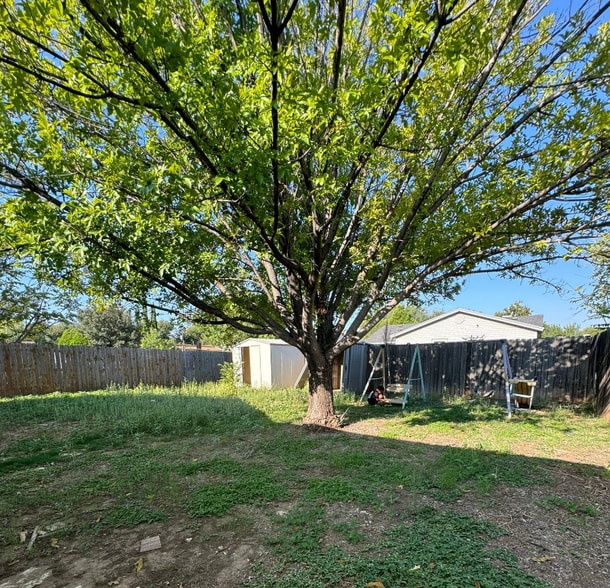 Building Photo - 1026 Almond Cir