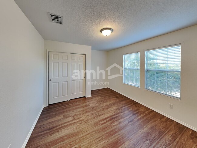 Building Photo - 715 Rodeo Ranch