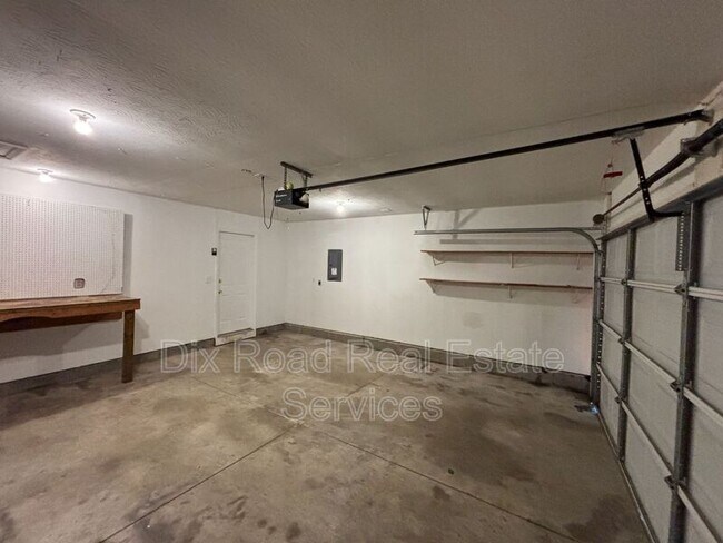 Building Photo - 954 Hathaway Dr