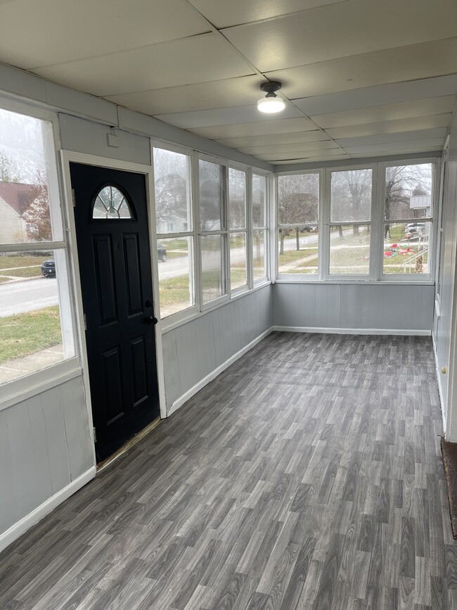 Front entrance porch - 1100 Lincoln St