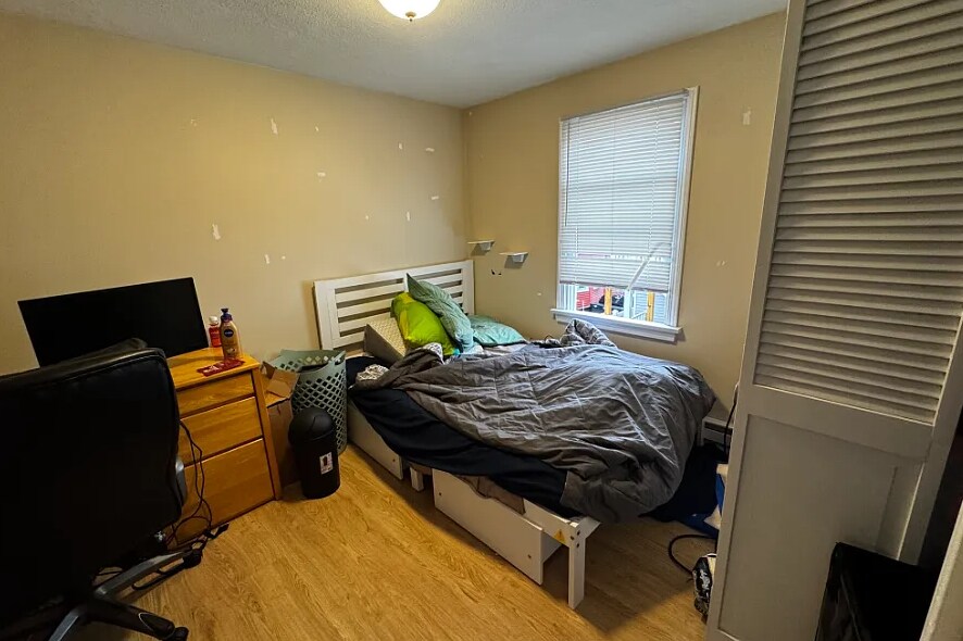 Building Photo - 74 Frederick Ave