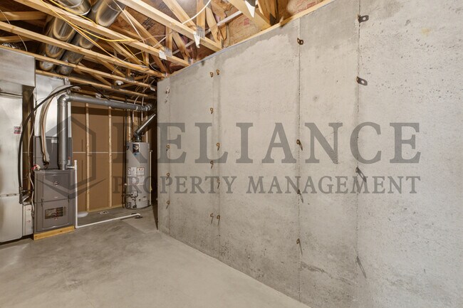 Building Photo - 2204 E Quivira St
