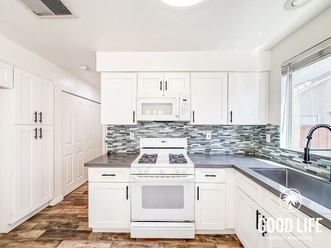 Building Photo - 1084 Forester Dr