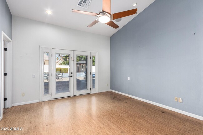 Building Photo - 4430 E Graythorn St