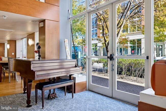 Building Photo - 2200 N Westmoreland St