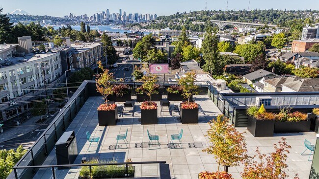 Building Photo - The Reed