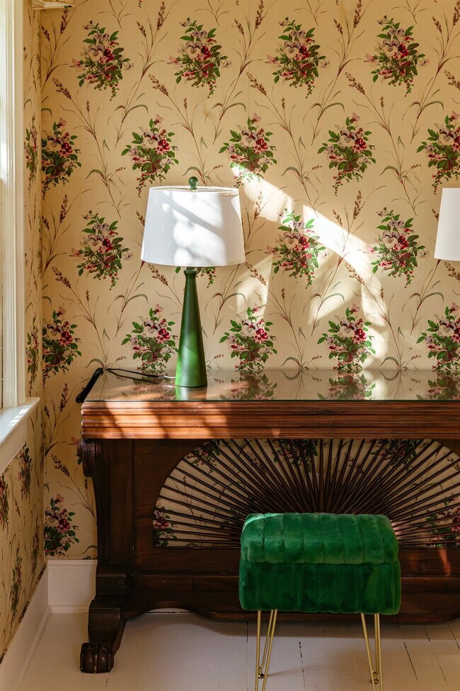 Building Photo - 519 28th St