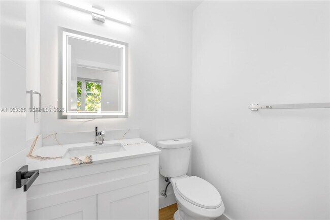 Building Photo - 2121 NW 45th St