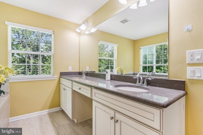 Building Photo - 206 Shields Ct