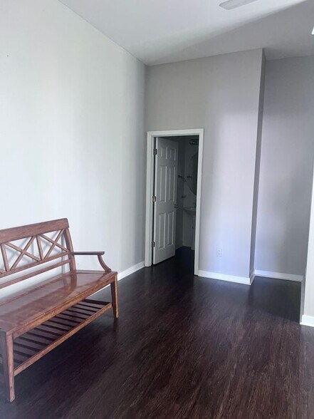 Building Photo - 1627 W Main St