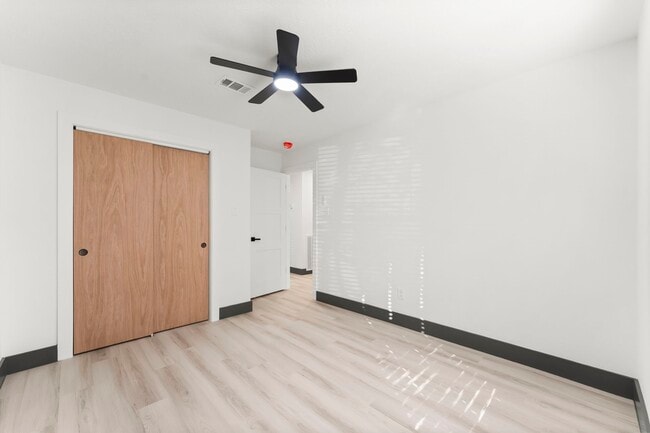 Building Photo - 26 E Woodtimber Ct