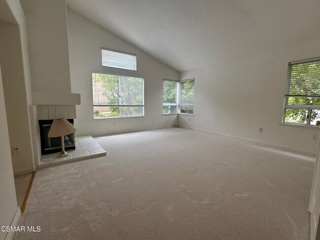Building Photo - 318 Hornblend Ct