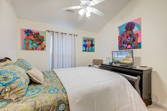Building Photo - Easy Access to Everything North Charleston Has to Offer