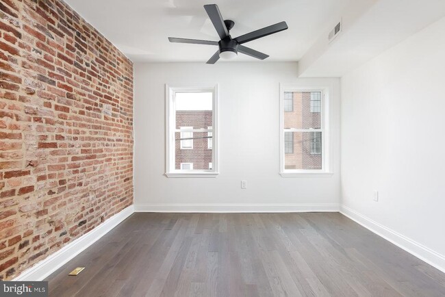 Building Photo - 1436 Haubert St