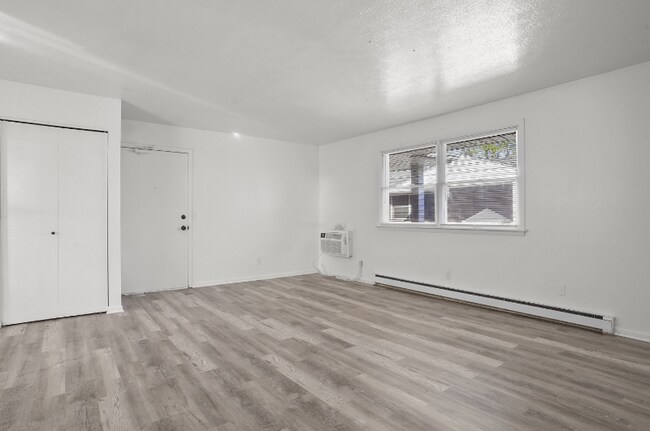 Building Photo - 3741 Woodford Ave NW