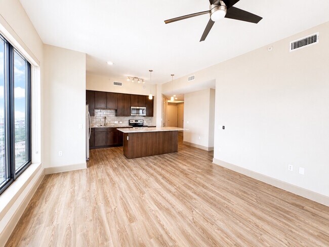 Building Photo - 9787 Katy Fwy