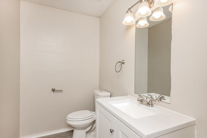 Building Photo - 2909 Paint Brush Pl