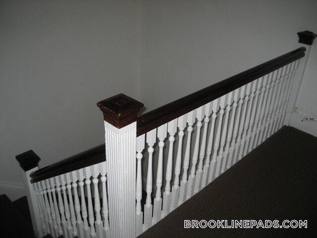 Building Photo - 1077 Beacon St