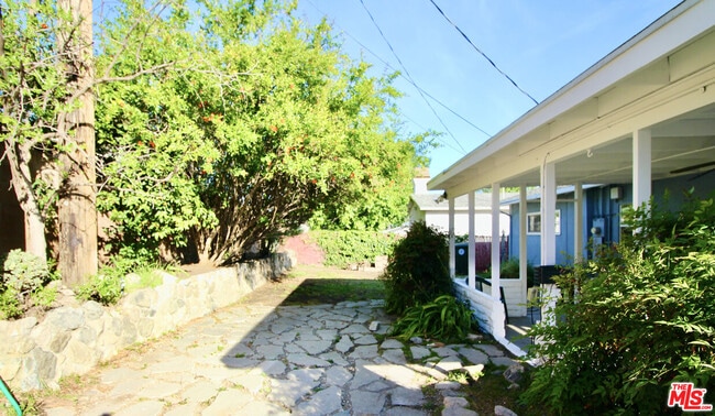 Building Photo - 3141 Fairmount Ave