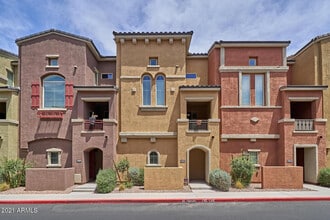 Building Photo - 240 W Juniper Ave