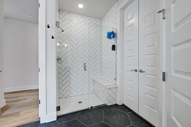 Building Photo - 8509 Silverthorne St