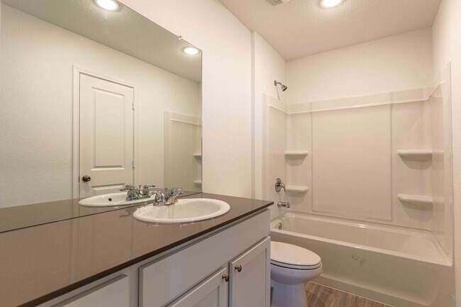 Building Photo - 9143 Coronal Rings