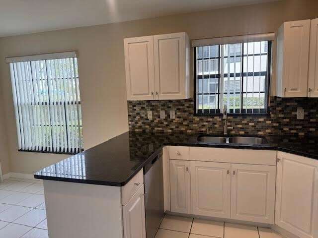 Building Photo - 3228 Jog Park Dr